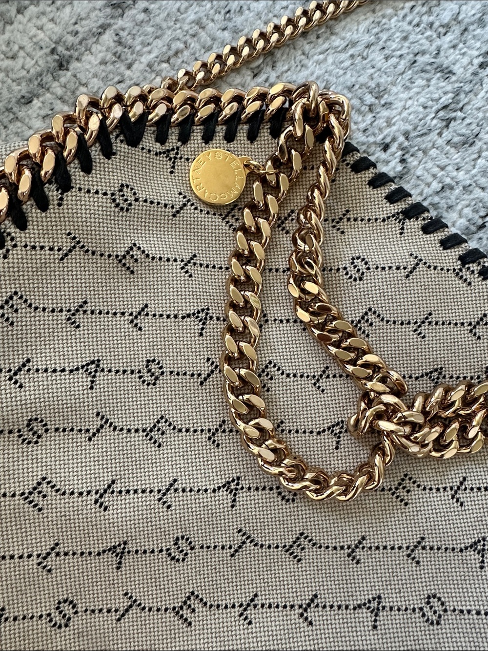 Stella McCartney Beige Printed Gold Chain-Trim Mini Crossbody Bag Tote - Picture 2 of 3